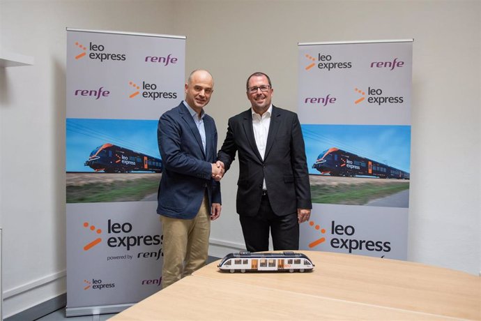 El presidente de Renfe, Raül Blanco y el CEO de Leo Express, Peter Khler