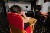 El riesgo de pobreza y exclusión social baja 3,1 puntos en un año, pero afecta al 27,5% de la población en la Comunitat