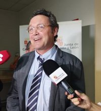 El fiscal general aclara que el informe sobre el indulto de los ERE está pendiente y apunta a un conflicto competencial