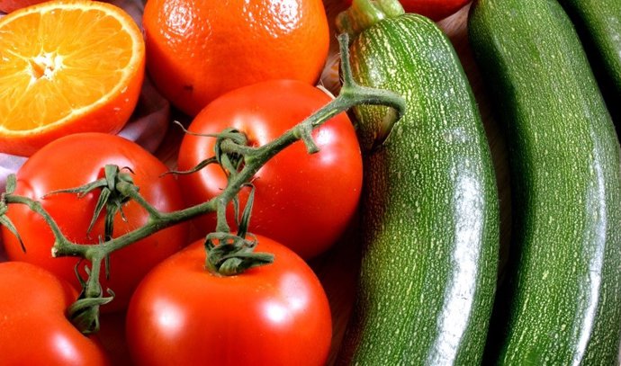 Archivo - Imagen de archivo de frutas y hortalizas producidas en Andalucía.