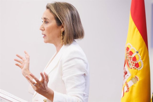 La secretaria general del PP, Cuca Gamarra, ofrece una rueda de prensa, en el Congreso de los Diputados, a 5 de octubre de 2023, en Madrid (España).