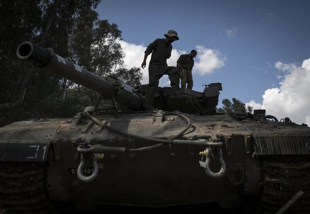 Militares del Ejército de Israel cerca de la frontera con Líbano
