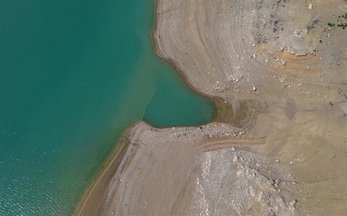 Imagen de archivo - Vista del pantano de Sant Pon, a 26 de abril de 2023, en Lleida, Catalunya (España). 