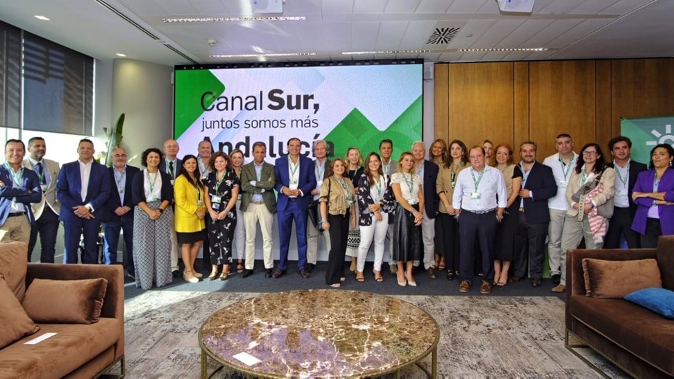 Canal Sur destaca su perfil digital en un encuentro con las principales marcas comerciales de Andalucía