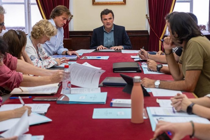 Bruno García en la Comisión de Absentismo Escolar.