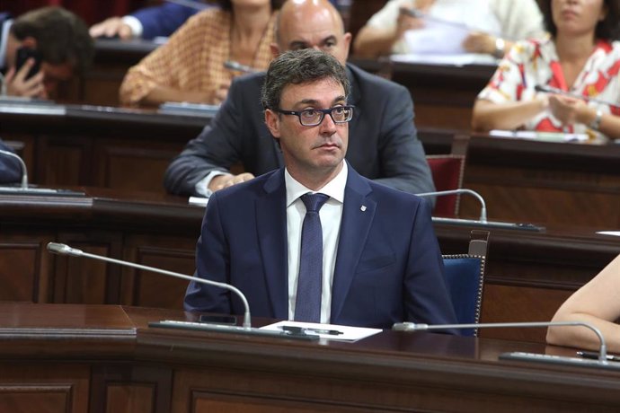 Archivo - El vicepresidente y consejero de Hacienda y Presupuestos, Antoni Costa, durante la sesión de apertura de la XI legislatura del Parlament balear, a 11 de julio de 2023, en Palma de Mallorca, Mallorca, Baleares (España). La celebración de este p