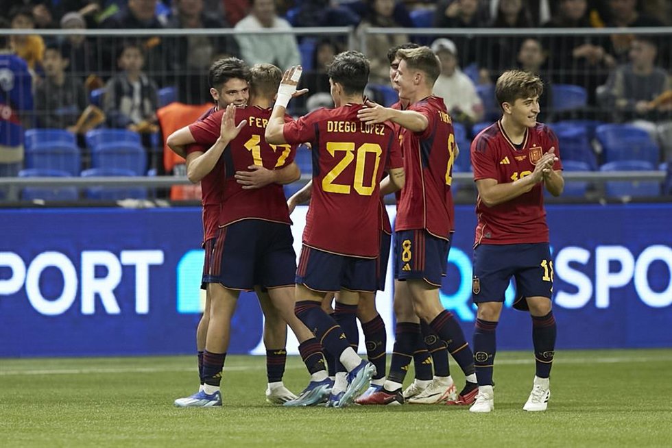 Los jugadores de la Selección Sub-21 celebran uno de los tantos ante Kazajistán.