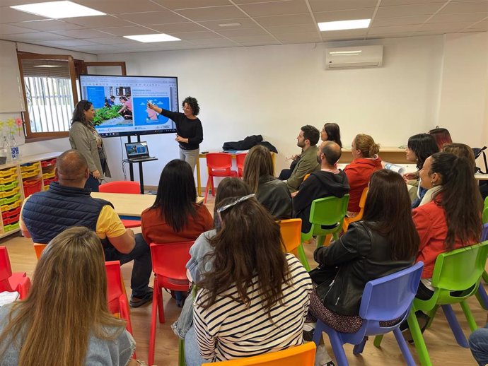 Charla del programa SALÚ de Aldeas Infantiles SOS.