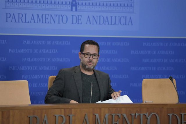 El portavoz del Grupo Parlamentario Mixto-Adelante Andalucía, José Ignacio García, este miércoles en rueda de prensa.