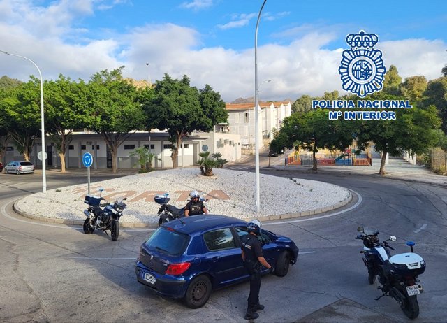 Nota De Prensa + Foto "'Operación Reconquista': La Policía Nacional Recupera En Málaga Ocho Pisos Vpo Utilizados Para El Cultivo Intensivo De Marihuana "