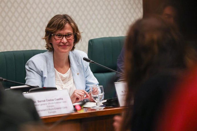 Archivo - La consellera Meritxell Serret comparece ante el Parlament.