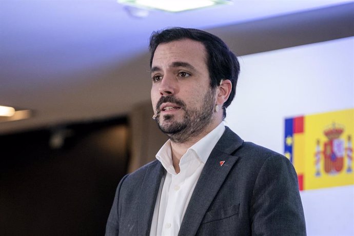 Archivo - El ministro de Consumo, Alberto Garzón, inaugura el seminario Publicidad de alimentos dirigida a menores en España, en el Hotel NH Príncipe de Vergara, a 13 de diciembre de 2021, en Madrid, (España). Durante la jornada han abordado las disti