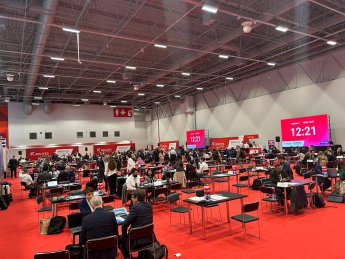 La Consejería de Turismo y Empleo del Gobierno de Canarias, a través de su empresa pública Turismo de Islas Canarias, ha estado presente un año más en el encuentro internacional de la industria aérea comercial más importante del mundo, Routes World.