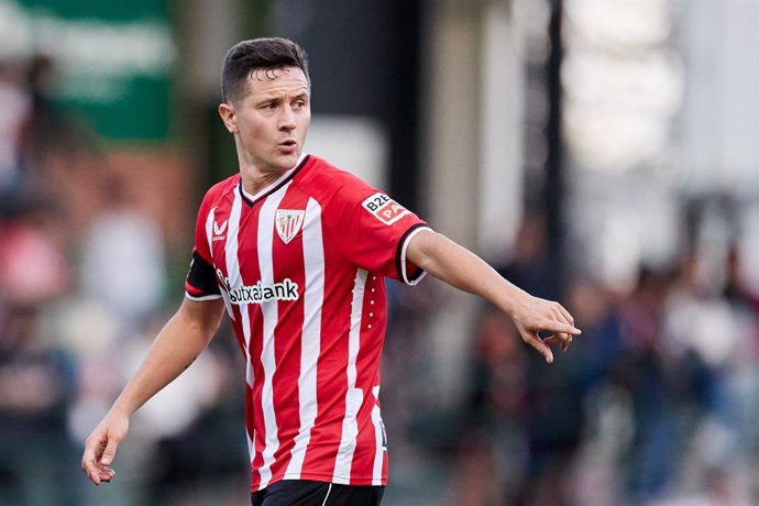 Archivo - Ander Herrera of Athletic Club reacts during the pre-season friendly match between Athletic Club and SD Eibar at Las Llanas on August 3, 2023, in Sestao, Spain.