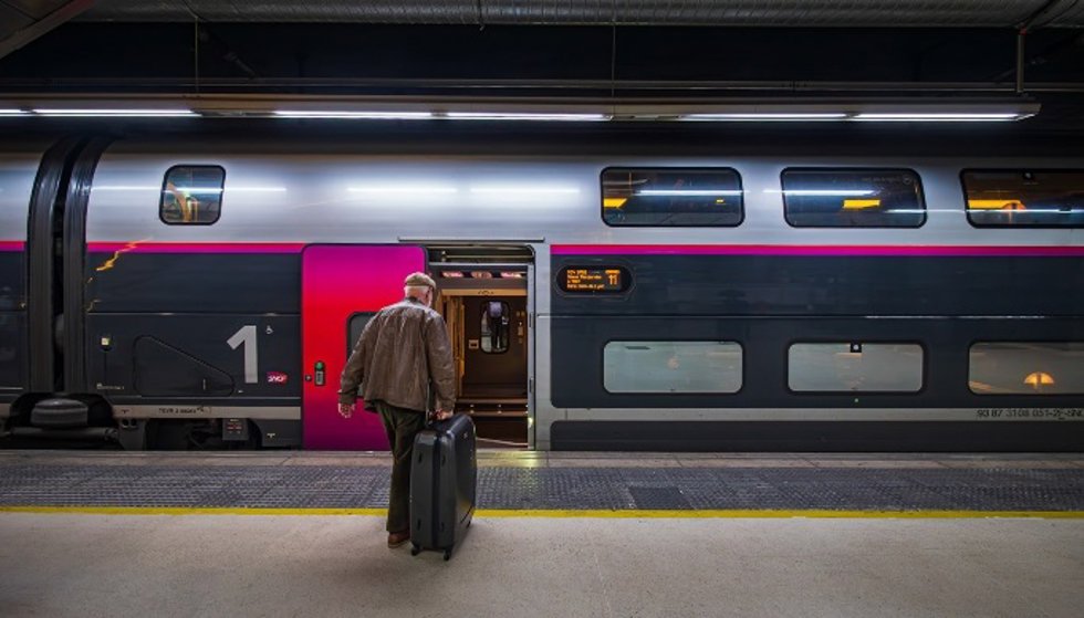 Archivo - Tren de servicio de alta velocidad TGV InOu de SNFC Voyageurs.