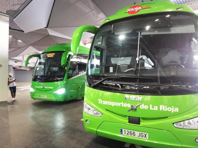 Autobuses interurbanos en la estación de Logroño