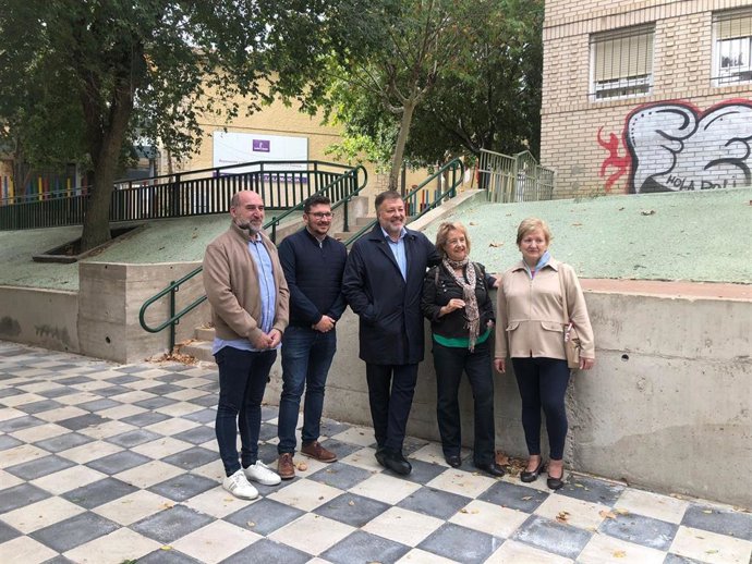 El alcalde de Cuenca, Darío Dolz, en su visita a Casablanca.