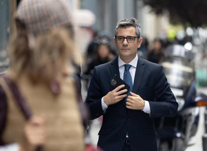 El ministro de la Presidencia, Relaciones con las Cortes y Memoria Democrática en funciones, Félix Bolaños, a su llegada a la tercera jornada de la segunda edición de Metafuturo, en el Ateneo de Madrid, a 18 de octubre de 2023, en Madrid (España). 