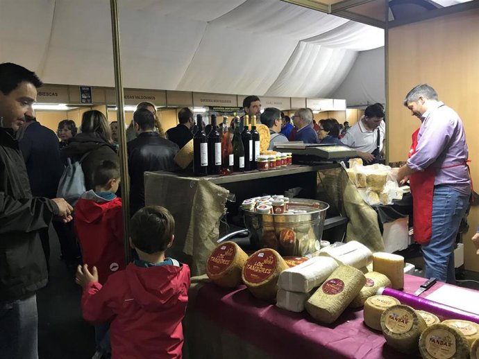 Archivo - Feria de quesos, alimentación, degustación, artesanos