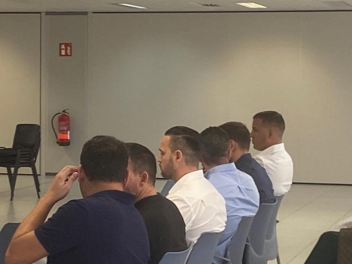 Dos policías y un guardia civil niegan haber facilitado información a una red de narcos amigos suyos