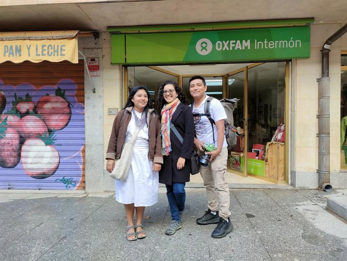 Ati Gunnawi Viviam Misslin Villafaña, Annelice Corrales y Pavel Martiarena, de izquierda a derecha, en Salamanca
