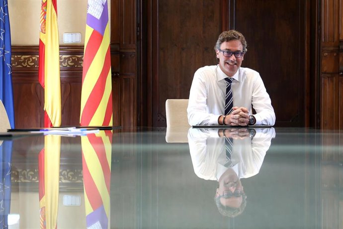 Archivo - El vicepresidente y conseller de Economía, Hacienda e Innovación de Baleares, Antoni Costa.