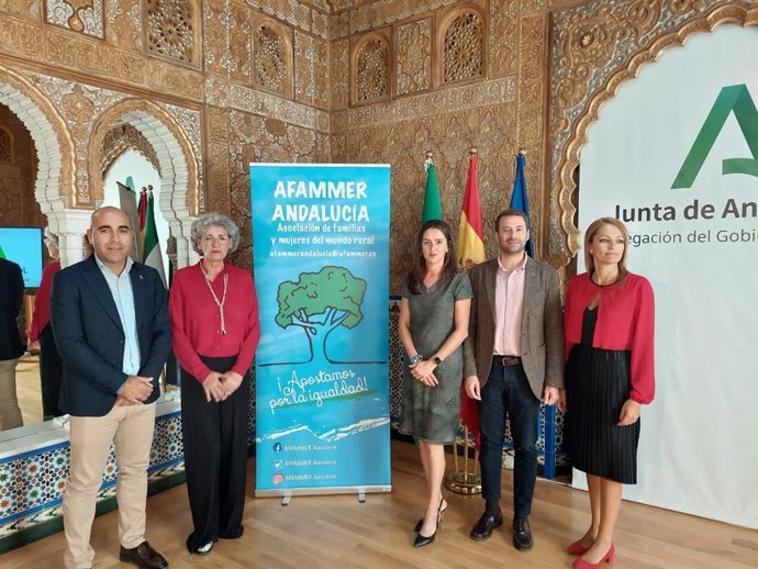 Presentación de los planes de actuación para favorecer la igualdad en el mundo rural.