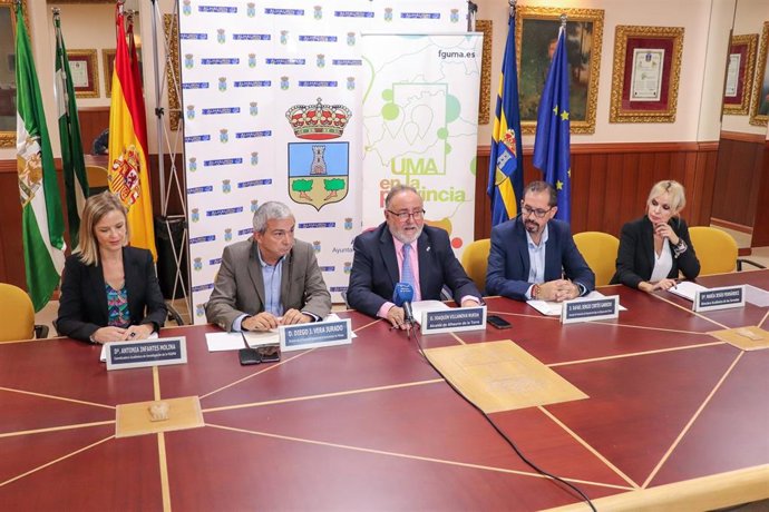 Este miércoles ha tenido lugar la firma del convenio con el que tanto el ayuntamiento de Alhaurín de la Torre como la Fguma se han comprometido a continuar con esta línea de trabajo.