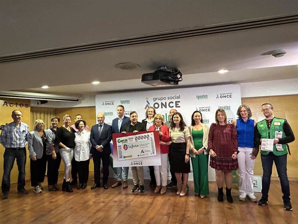 La presentación ha tenido lugar esta mañana en la delegación territorial de la ONCE de Aragón, en Zaragoza.