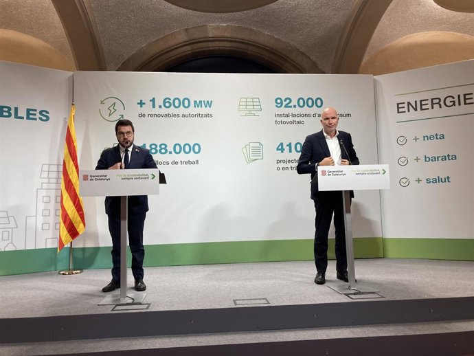 El president de la Generalitat, Pere Aragons, i el conseller d'Acció Climtica, Alimentació i Agenda Rural, David Mascort