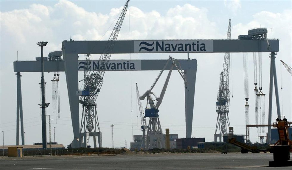 Archivo - Instalaciones en los astilleros de la empresa pública Navantia, en la bahía de Cádiz 