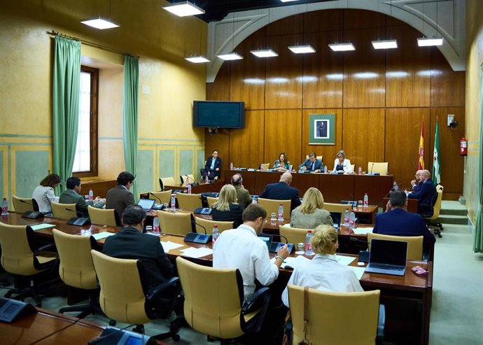 La comisión parlamentaria de Agricultura, Pesca, Agua y Desarrollo Rural.