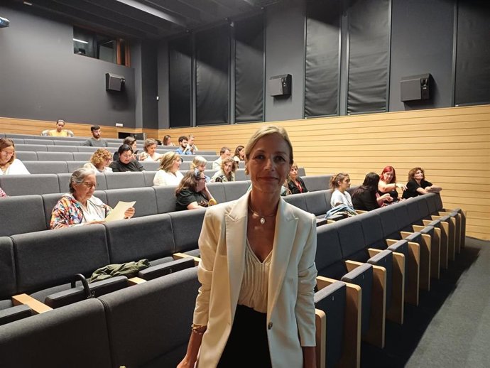 Archivo - Ángeles Fernández-Ahúja (PP), concejala de Servicios Sociales, Vivienda y Educación del Ayuntamiento de Gijón