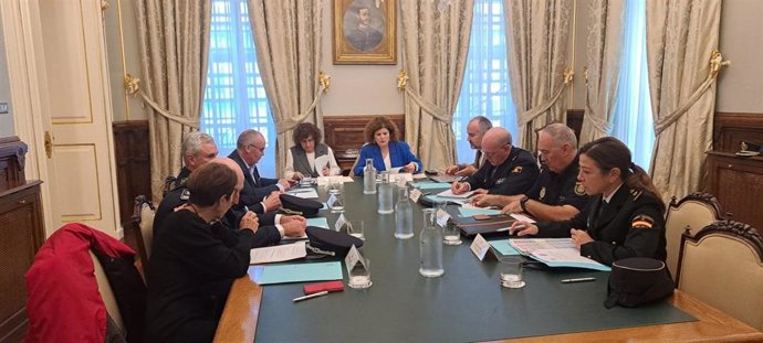 La subdelegada del Gobierno en A Coruña, María Rivas, y la alcaldesa de Santiago, Goretti Sanmartín, presiden la Junta Local de Seguridad