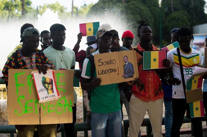 Archivo - Manifestación en Málaga, España, en apoyo al opositor senegalés Ousmane Sonko.