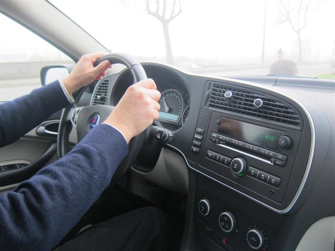 Archivo - COCHE y volante