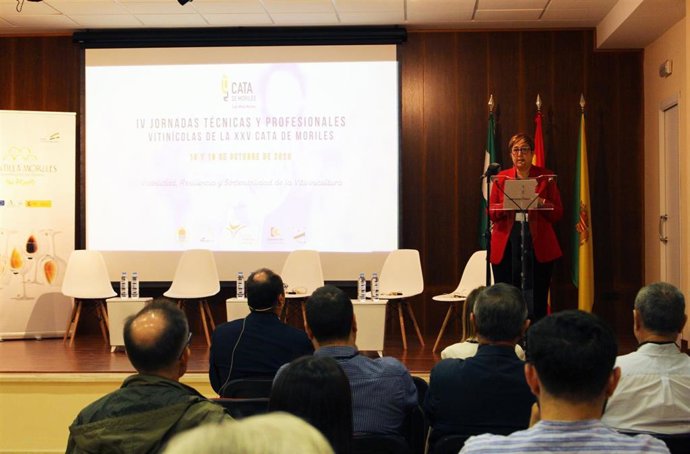 Inauguración de las IV Jornadas Técnicas y Profesionales Vitivinícolas que se están celebrando como antesala de la XXV Cata del Vino.