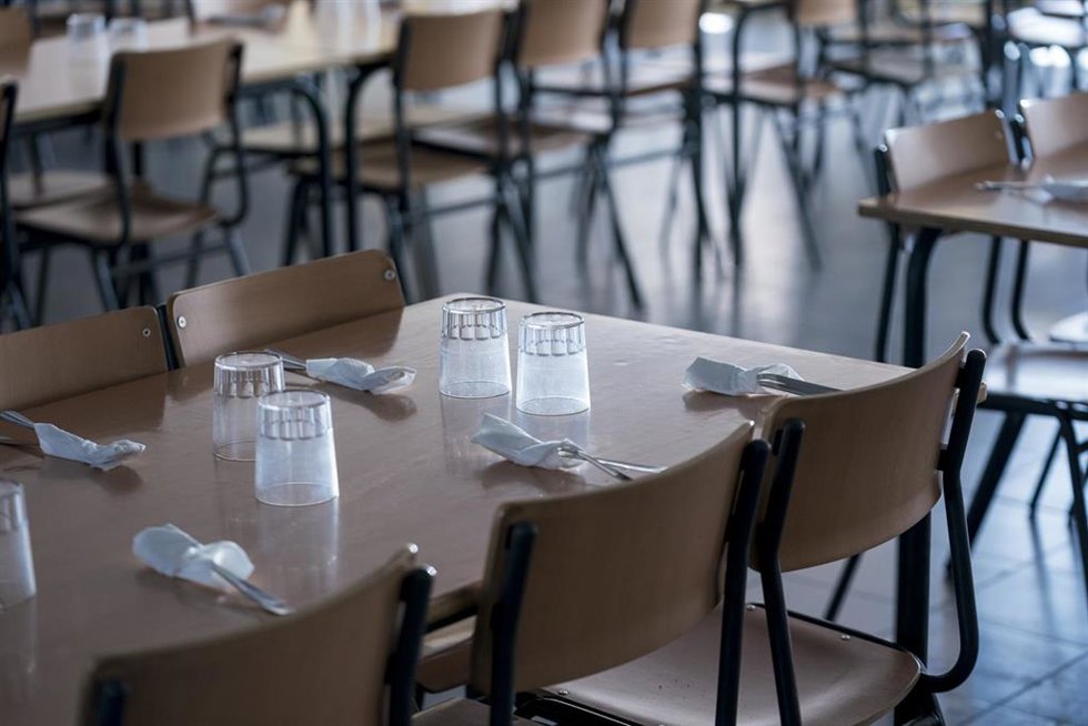 Archivo - Una mesa de comedor escolar .