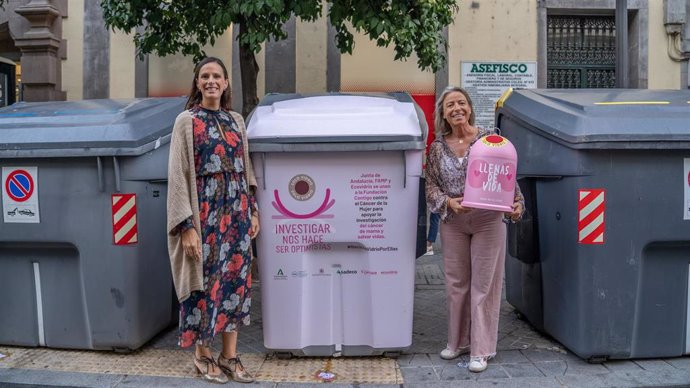 Presentación de la campaña solidaria 'Recicla vidrio por ellas' contra el cáncer de mama en Córdoba.