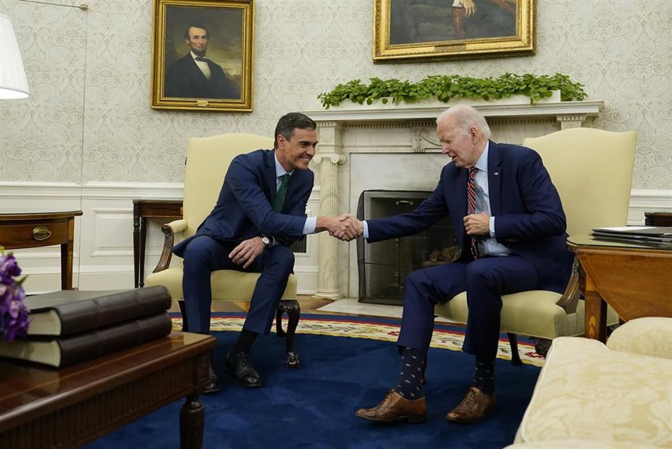 Archivo - El presidente de España, Pedro Sánchez (izquierda), y su homólogo estadounidense, Joe Biden (derecha)