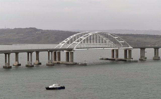 Archivo - Imagen de archivo del puente de Crimea