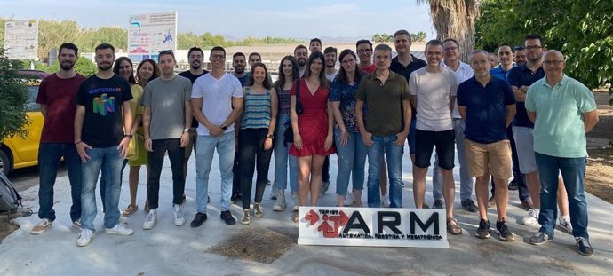 Investigadores del departamento de Ingeniería Mecánica y Robótica de la Universidad de Almería.