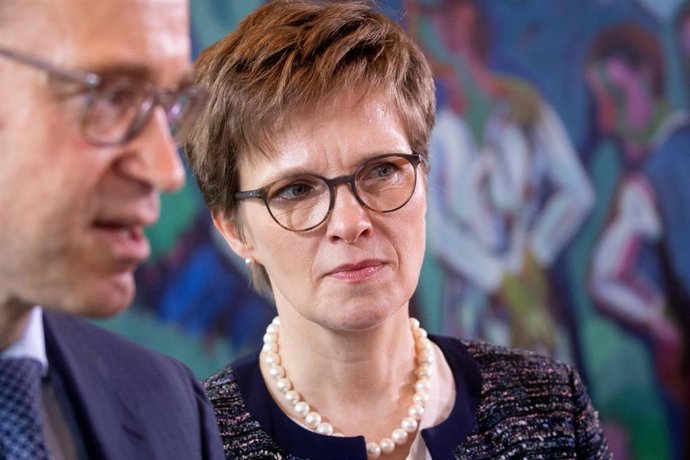 Archivo - FILED - 06 July 2018, Berlin: Bundesbank vice president Claudia Buch, arrivesfor a Cabinet meeting at the Federal Chancellery. Bundesbank vice president Claudia Buch has warned credit institutions in Germany against being too care-free in the 