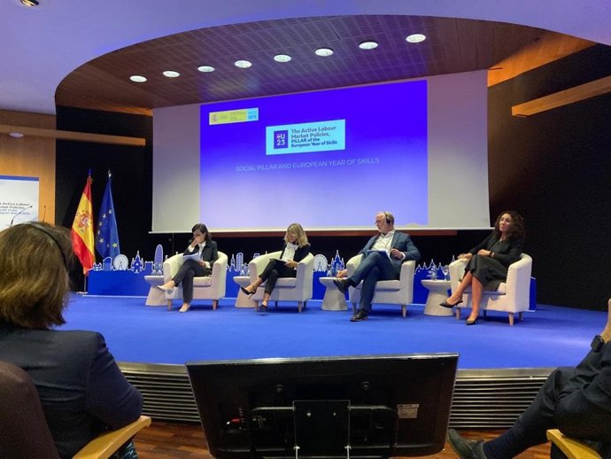 (E-D) María Emilia Casas, Yolanda Díaz, Joan Pehrson i Christie Morreale