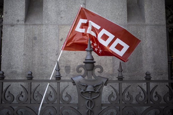 Archivo - Una bandera de CCOO, a 14 de julio de 2021, en Madrid (España).