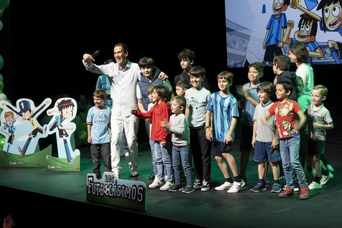 COMUNICADO: Roberto Santiago escribe la novela 25 de Los Futbolísimos con la ayuda de los lectores en el AS