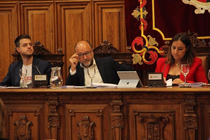 Pleno del Ayuntamiento de Palencia, con la alcaldesa, Miriam Andrés, a la derecha.