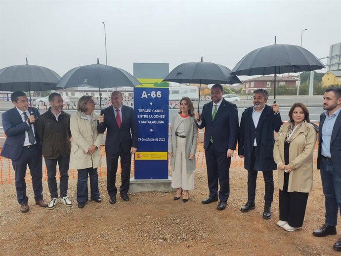 La ministra en funciones, Raquel Sánchez, inauguras las obras del tercer carril de la autopista Y.
