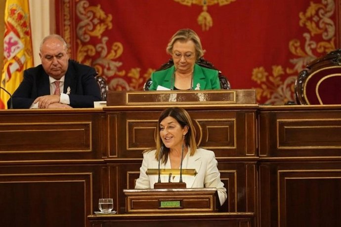 La presidenta de Cantabria, María José Sáenz de Buruaga, en el Senado
