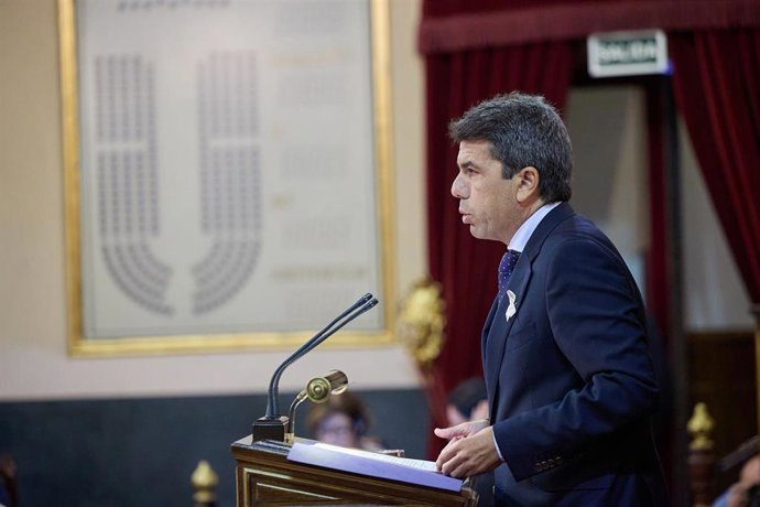 El presidente de la Generalitat valenciana, Carlos Mazón, interviene durante un debate tras la Comisión General de las Comunidades Autónomas, en el Senado